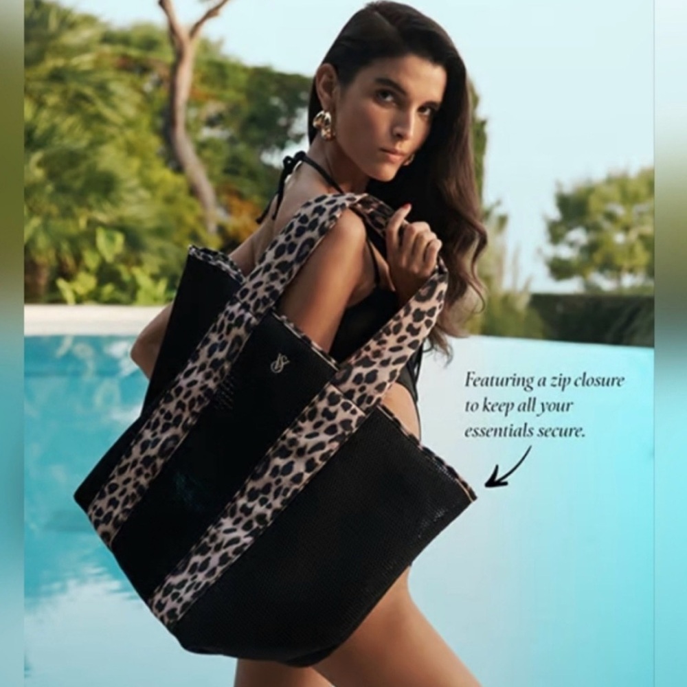 Pink vs leopard large tote !!! Black and brown